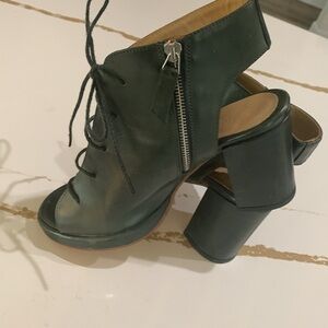 Ernesto Dolani Italian leather sandals size 39/ 9